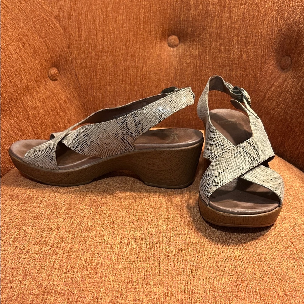 Dansko Stylish Women's Wedge Sandals in Gray